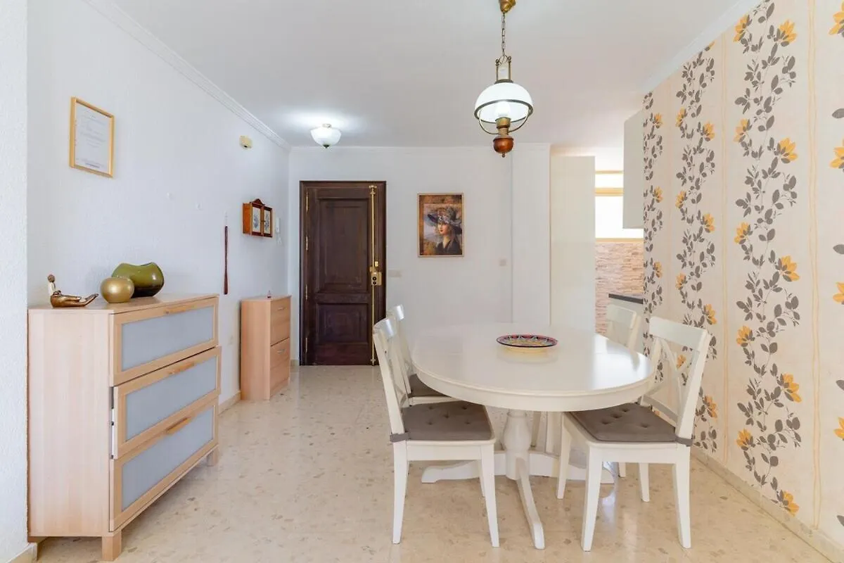 Apartment 3 Bedroom Apt Close To The Beach Benalmadena Spain